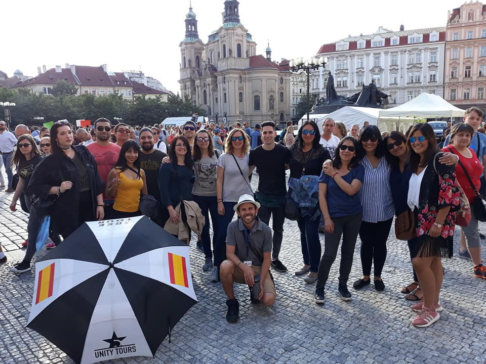 Palmadita subtítulo inversión Free Tour ciudad vieja de Praga - Viva's Tour